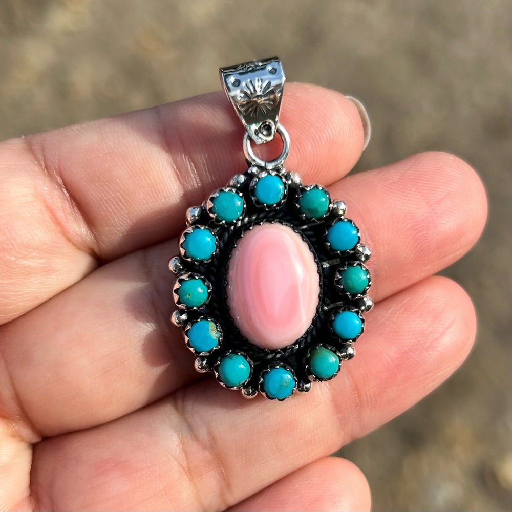 925 Sterling Silver Southwestern Style Pink Conch & Kingman Turquoise Pendant